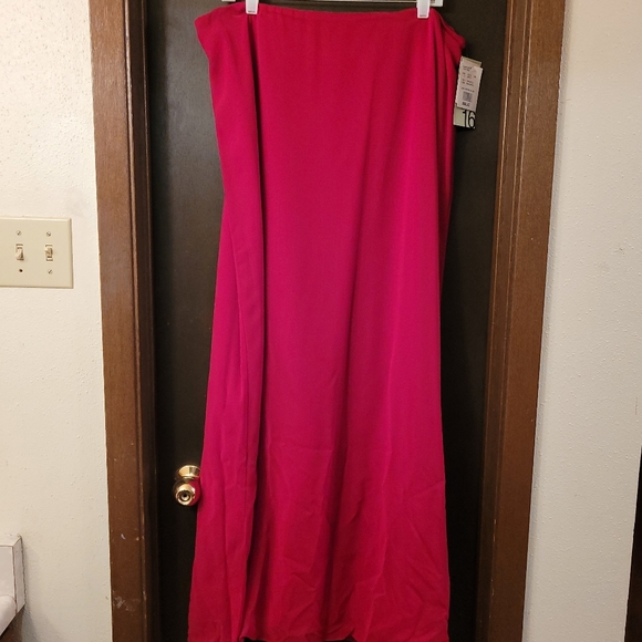 David's Bridal Bridesmaids 2 piece Size 16 - Picture 3 of 7